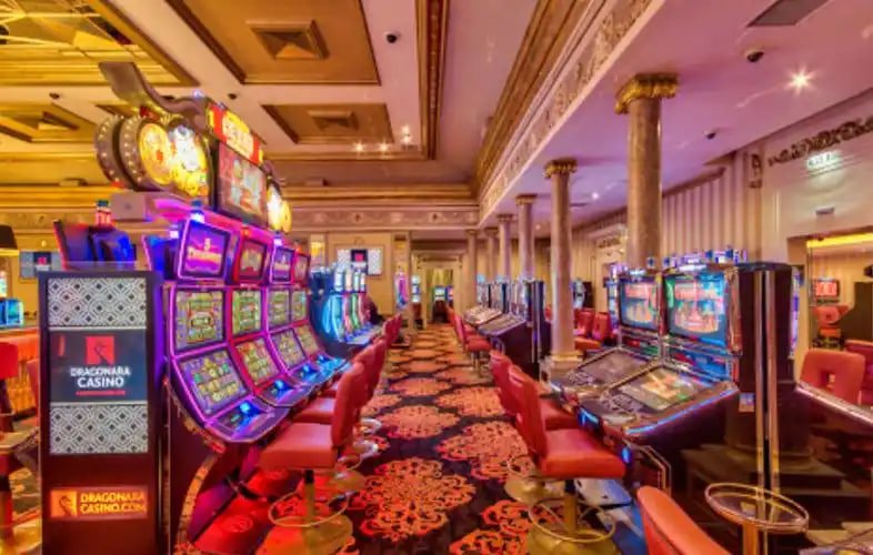Meja Free Bet Blackjack langsung dengan dealer profesional di studio HD mega jackpot